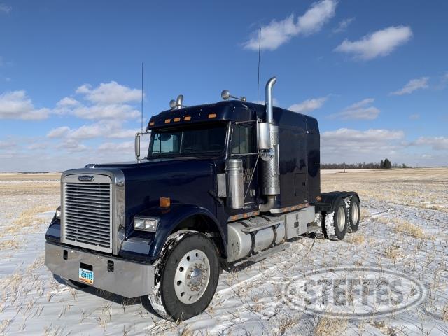 2007 Freightliner FLD120 Classic
